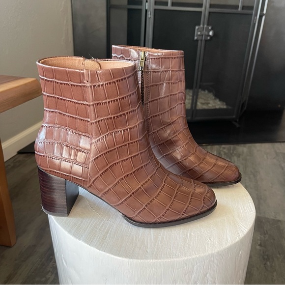 Madewell The Mira Side-Seam Ankle Boot - Picture 11 of 13